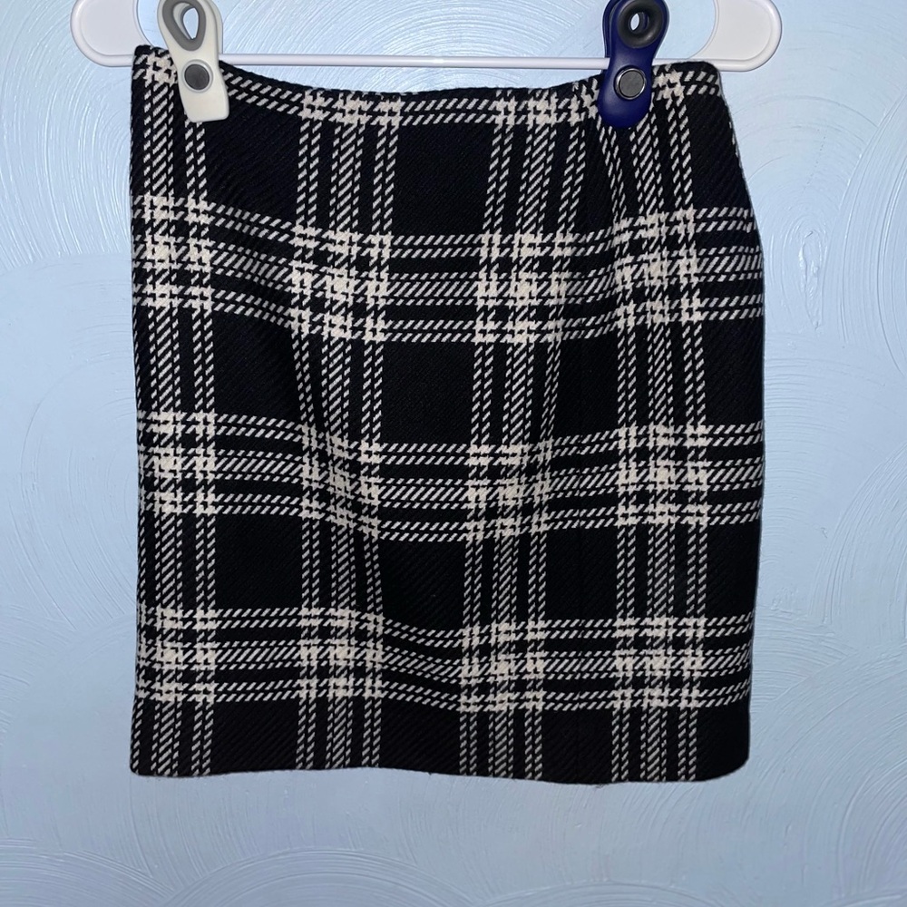Women’s Size 2P Classic Black/White Plaid Mini Skirt